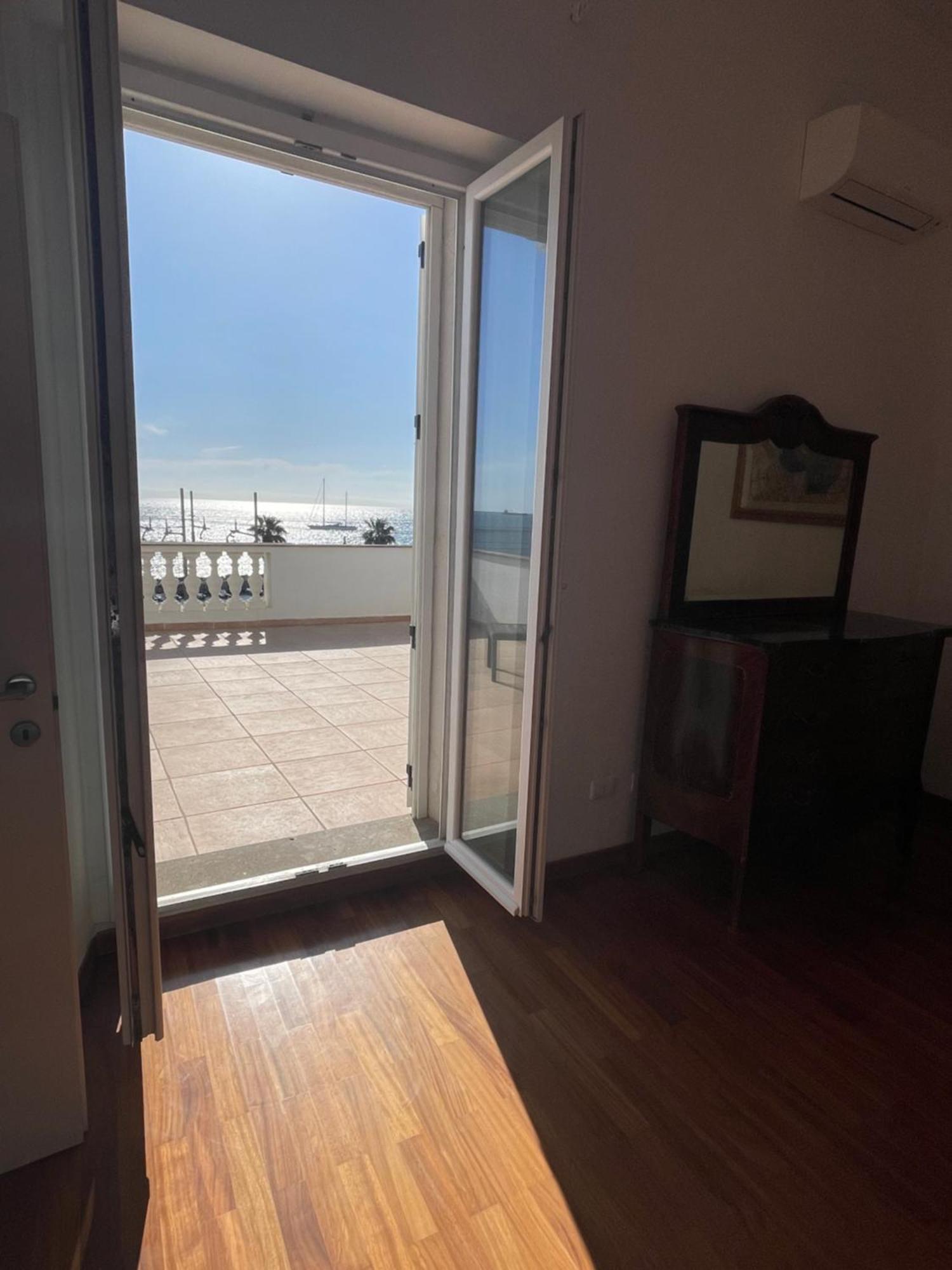 Palazzo Podesta Civitavecchia Esterno foto